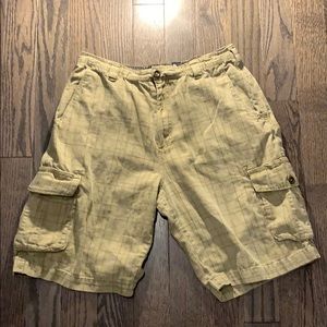 Billabong 34W beige plaid cargo shorts